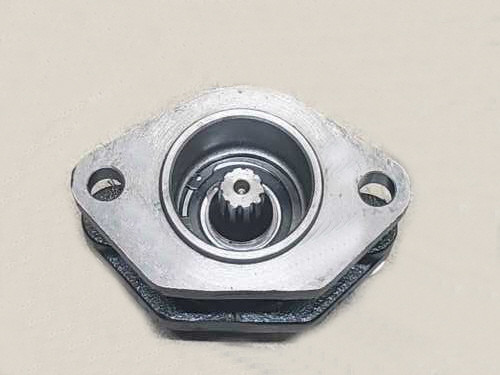 Adapter Ferrari Vgl.-Nr. 92290832 (Zapfwelle) für Anbau-Geräte mit neuen Anschluss (3-Klauen) an Arb